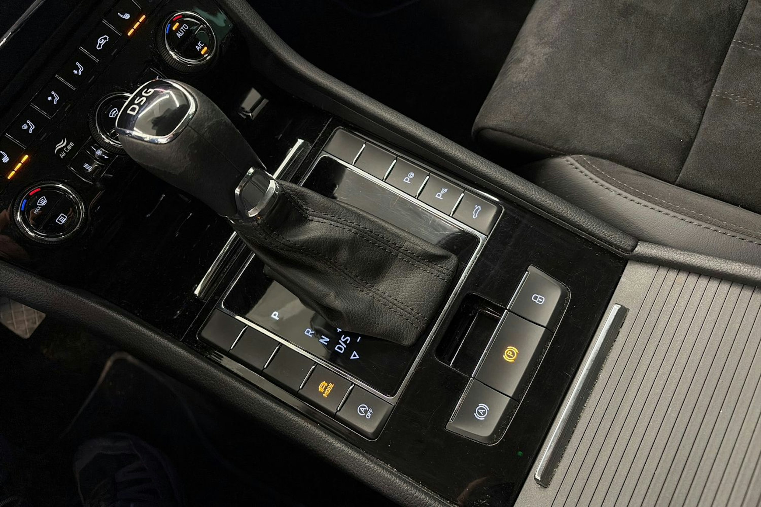 sininen Skoda Superb 2019 kuva 35.