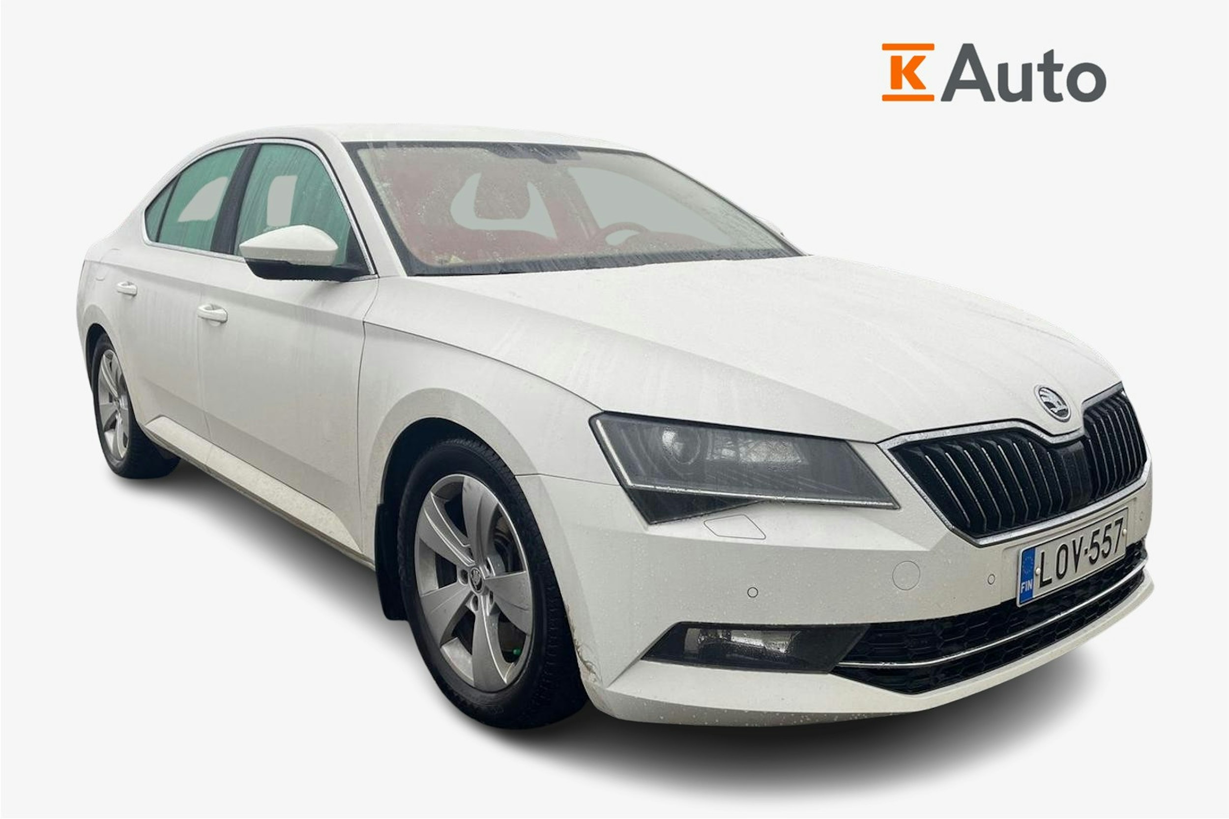 Valkoinen Skoda Superb 2019 kuva 1.