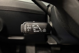 Valkoinen Skoda Superb 2019 kuva 22.