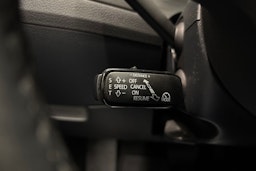 Valkoinen Skoda Superb 2019 kuva 13.