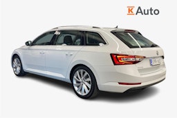 valkoinen Skoda Superb 2019 kuva 2.