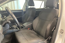 valkoinen Skoda Superb 2019 kuva 16.