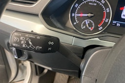 valkoinen Skoda Superb 2019 kuva 20.
