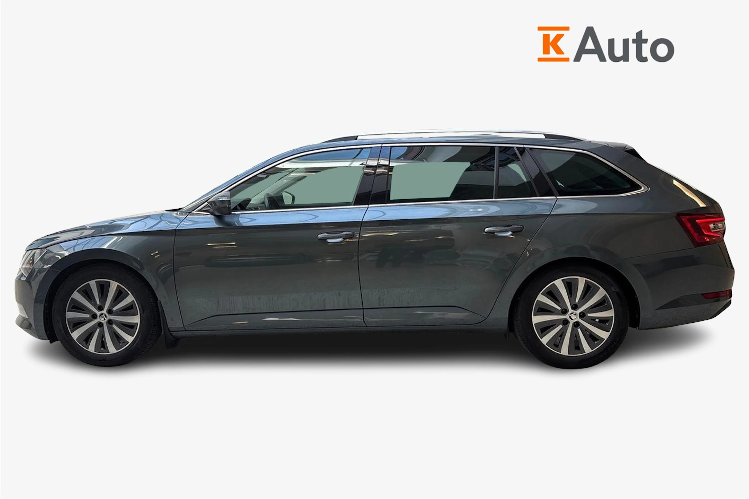 harmaa Skoda Superb 2019 kuva 5.
