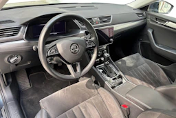 harmaa Skoda Superb 2019 kuva 6.