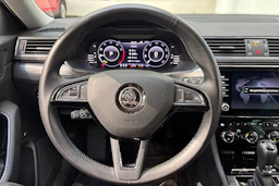 harmaa Skoda Superb 2019 kuva 19.
