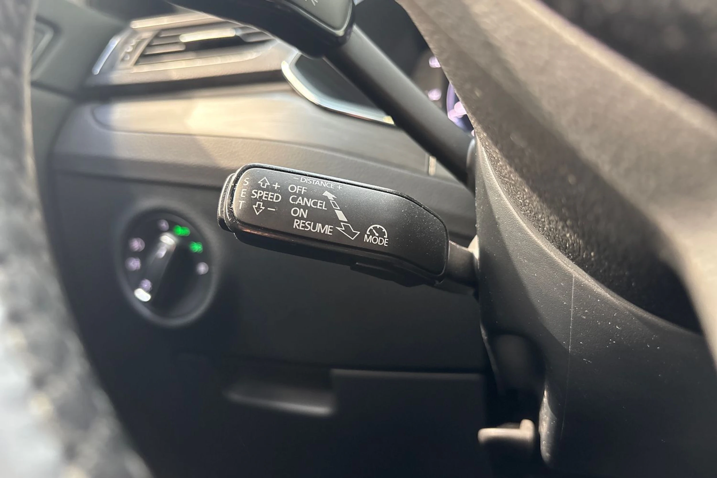 harmaa Skoda Superb 2019 kuva 21.