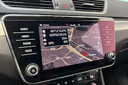 harmaa Skoda Superb 2019 kuva 22.
