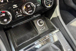 harmaa Skoda Superb 2019 kuva 26.