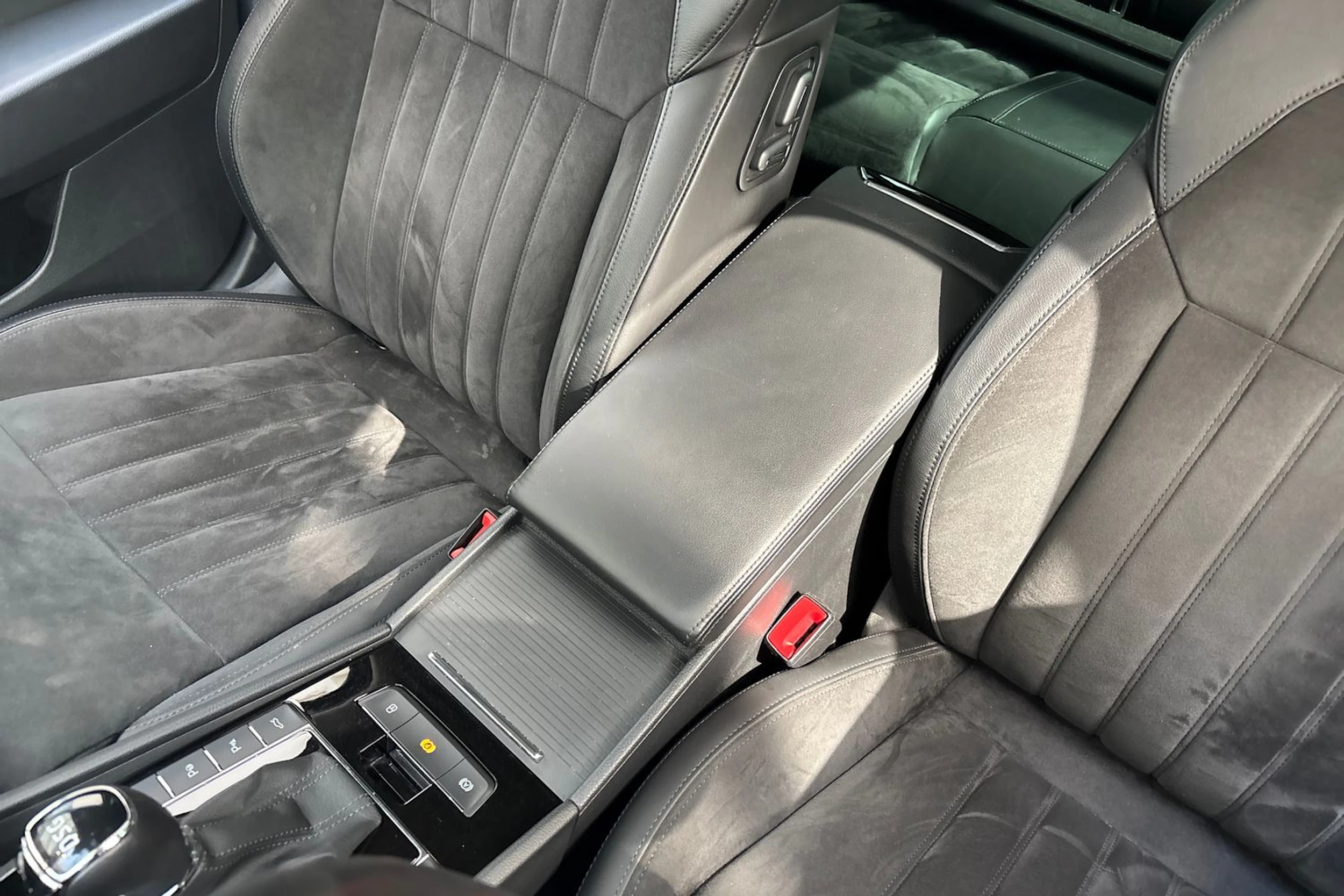 harmaa Skoda Superb 2019 kuva 28.