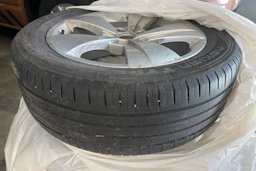 valkoinen Skoda Superb 2019 kuva 22.