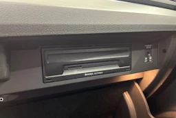 valkoinen Skoda Superb 2019 kuva 23.