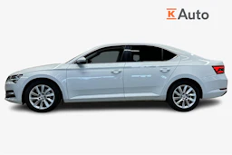 valkoinen Skoda Superb 2020 kuva 7.