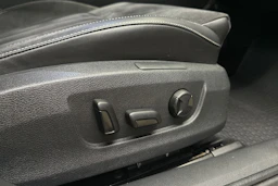 valkoinen Skoda Superb 2020 kuva 16.