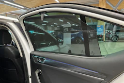 valkoinen Skoda Superb 2020 kuva 17.