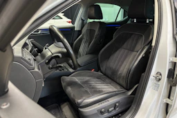 valkoinen Skoda Superb 2020 kuva 19.