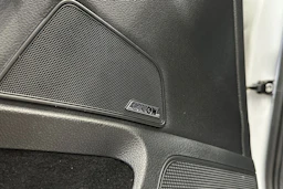 valkoinen Skoda Superb 2020 kuva 21.