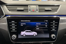 valkoinen Skoda Superb 2020 kuva 24.