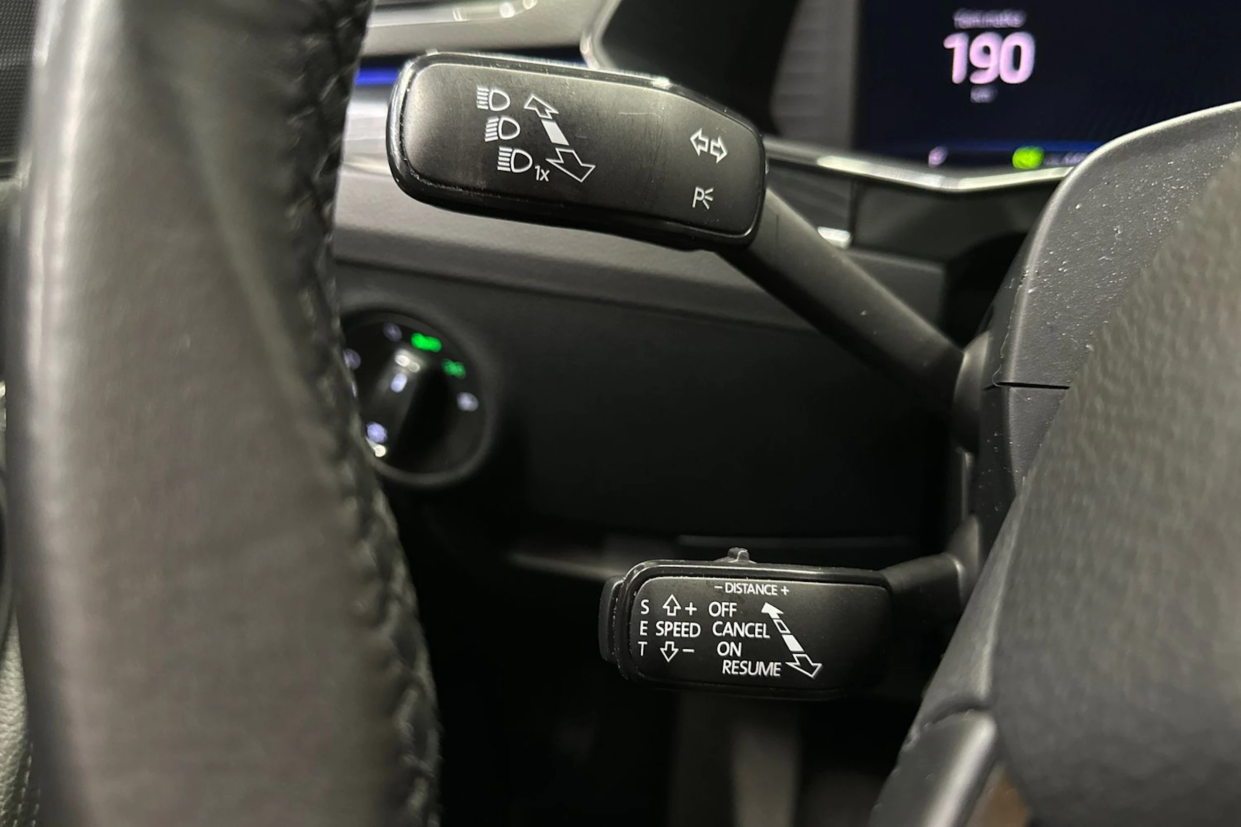 valkoinen Skoda Superb 2020 kuva 33.