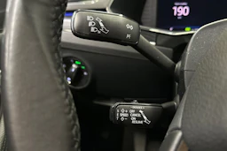 valkoinen Skoda Superb 2020 kuva 33.