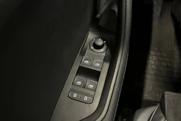 valkoinen Skoda Superb 2020 kuva 38.