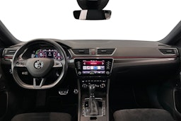 Valkoinen Skoda Superb 2020 kuva 9.