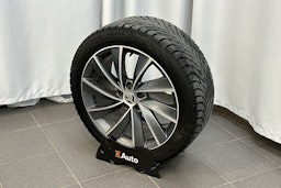 Valkoinen Skoda Superb 2020 kuva 14.