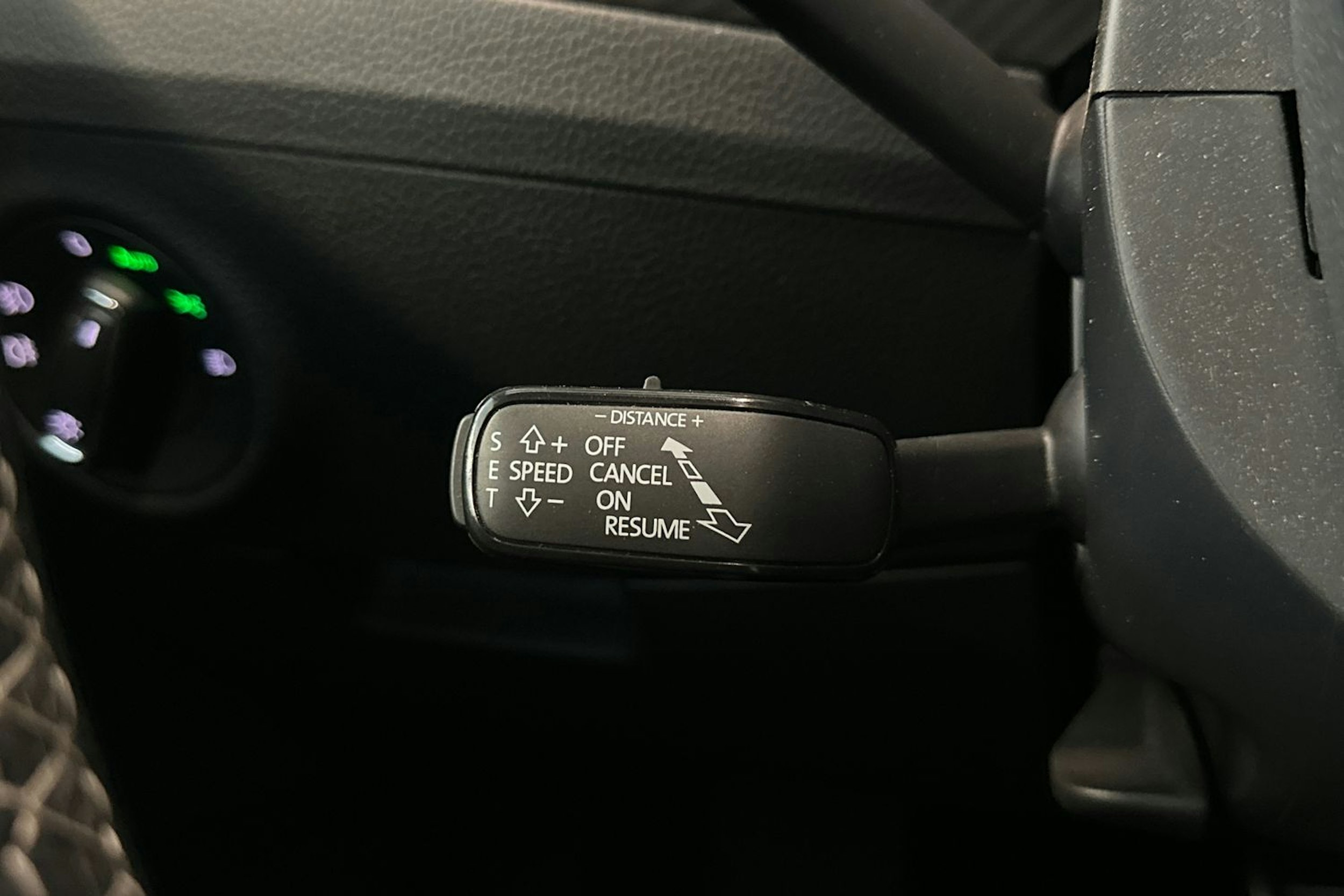 Valkoinen Skoda Superb 2020 kuva 22.