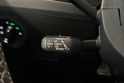 Valkoinen Skoda Superb 2020 kuva 22.