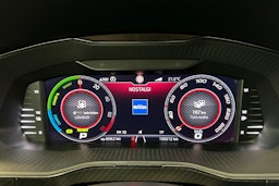 Valkoinen Skoda Superb 2020 kuva 23.