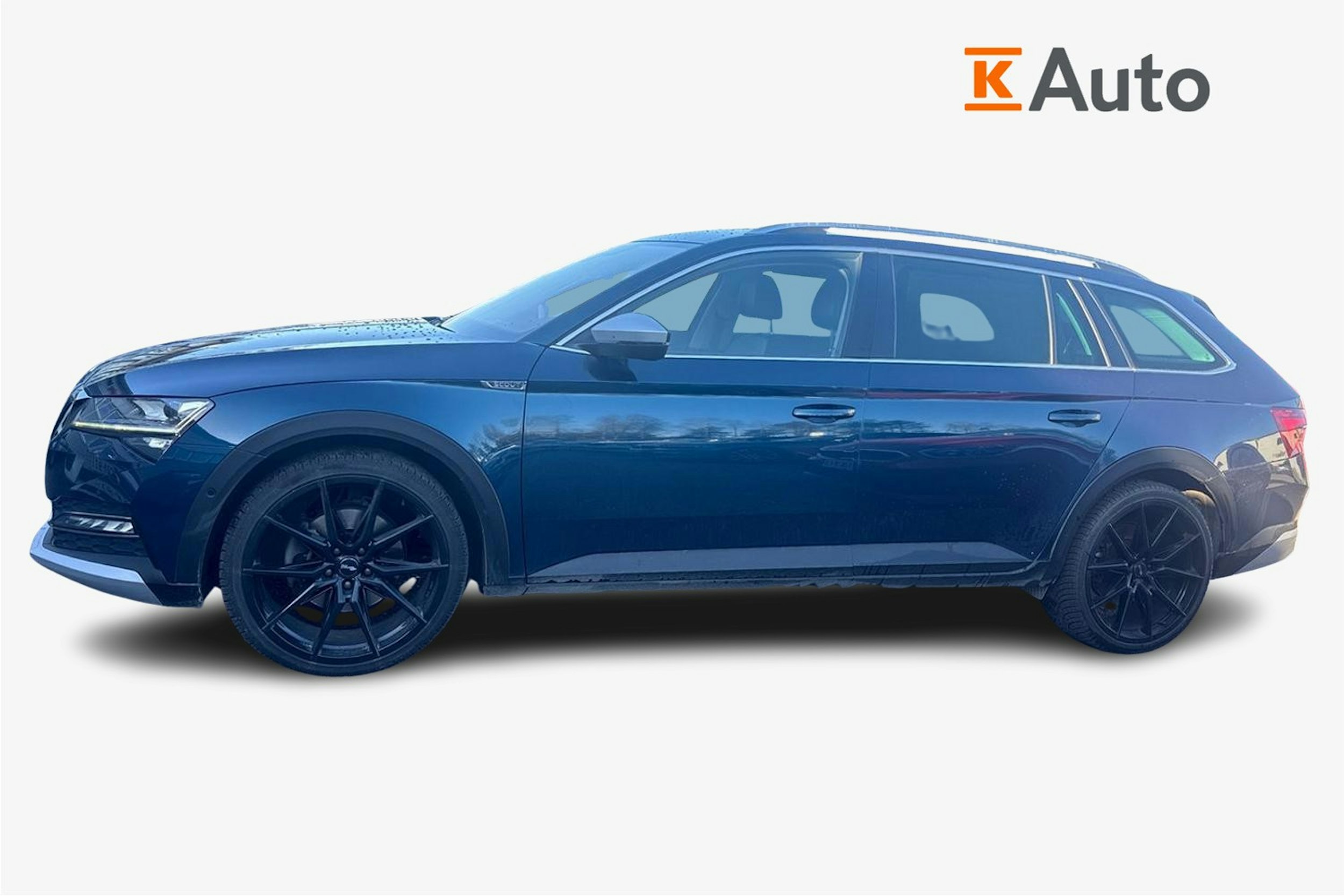sininen Skoda Superb 2020 kuva 2.