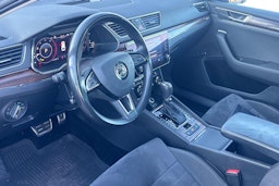 sininen Skoda Superb 2020 kuva 3.