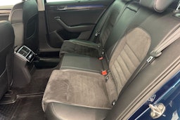 sininen Skoda Superb 2020 kuva 10.