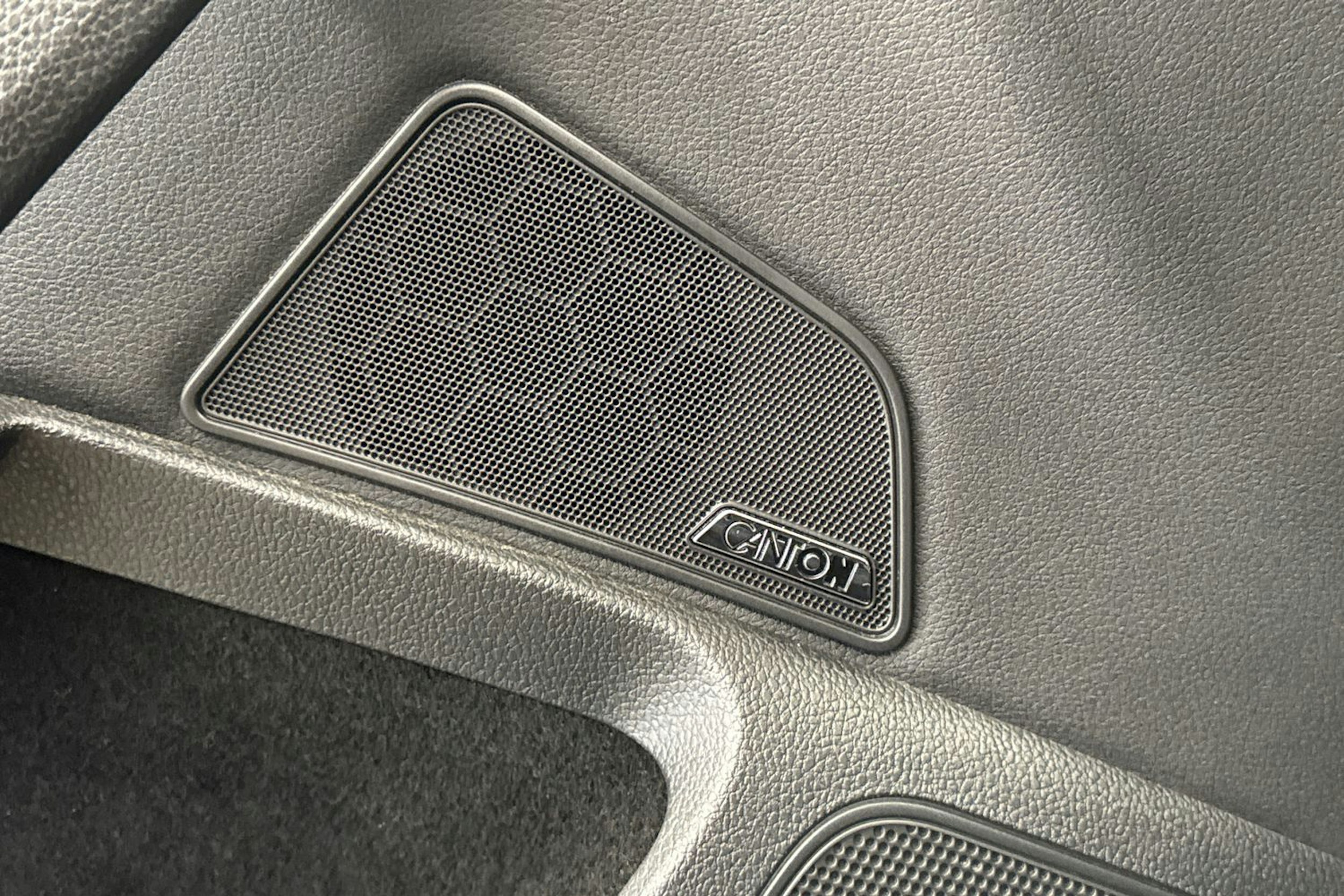 sininen Skoda Superb 2020 kuva 14.