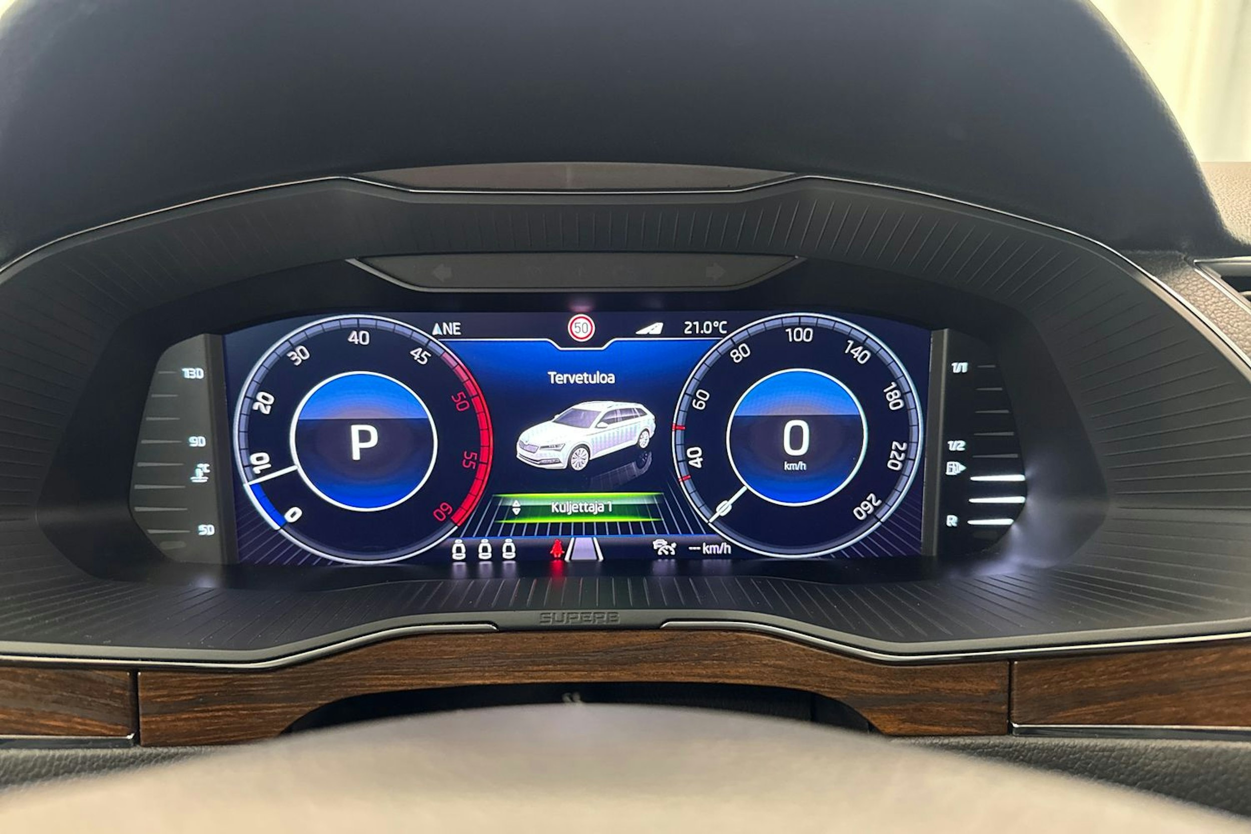 sininen Skoda Superb 2020 kuva 15.