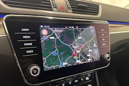 sininen Skoda Superb 2020 kuva 16.