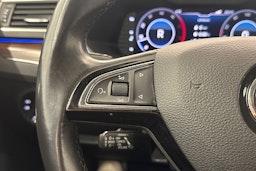 sininen Skoda Superb 2020 kuva 20.