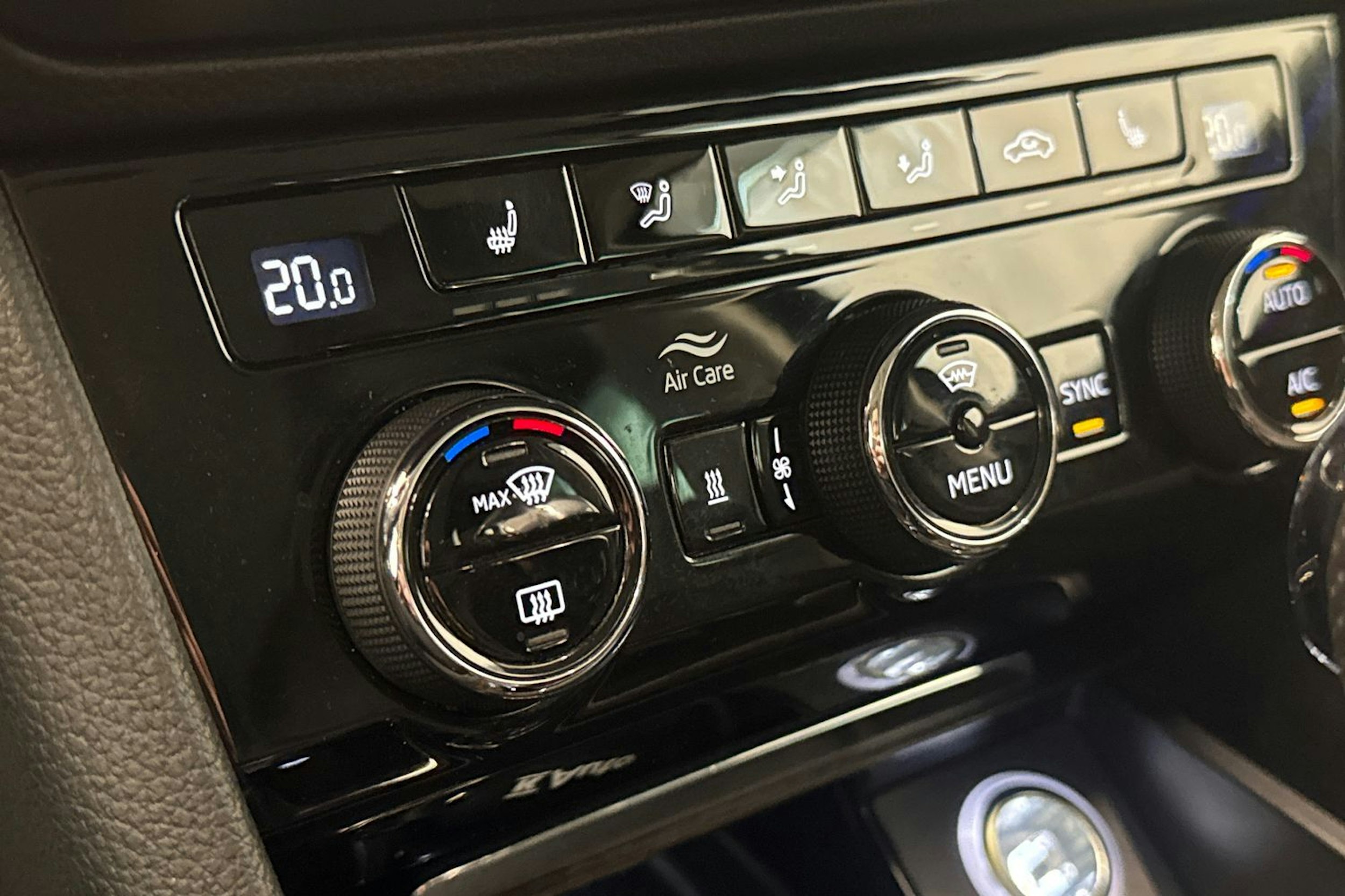 sininen Skoda Superb 2020 kuva 21.