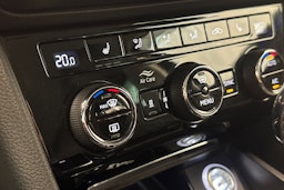 sininen Skoda Superb 2020 kuva 21.