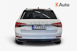 Valkoinen Skoda Superb 2020 kuva 3.
