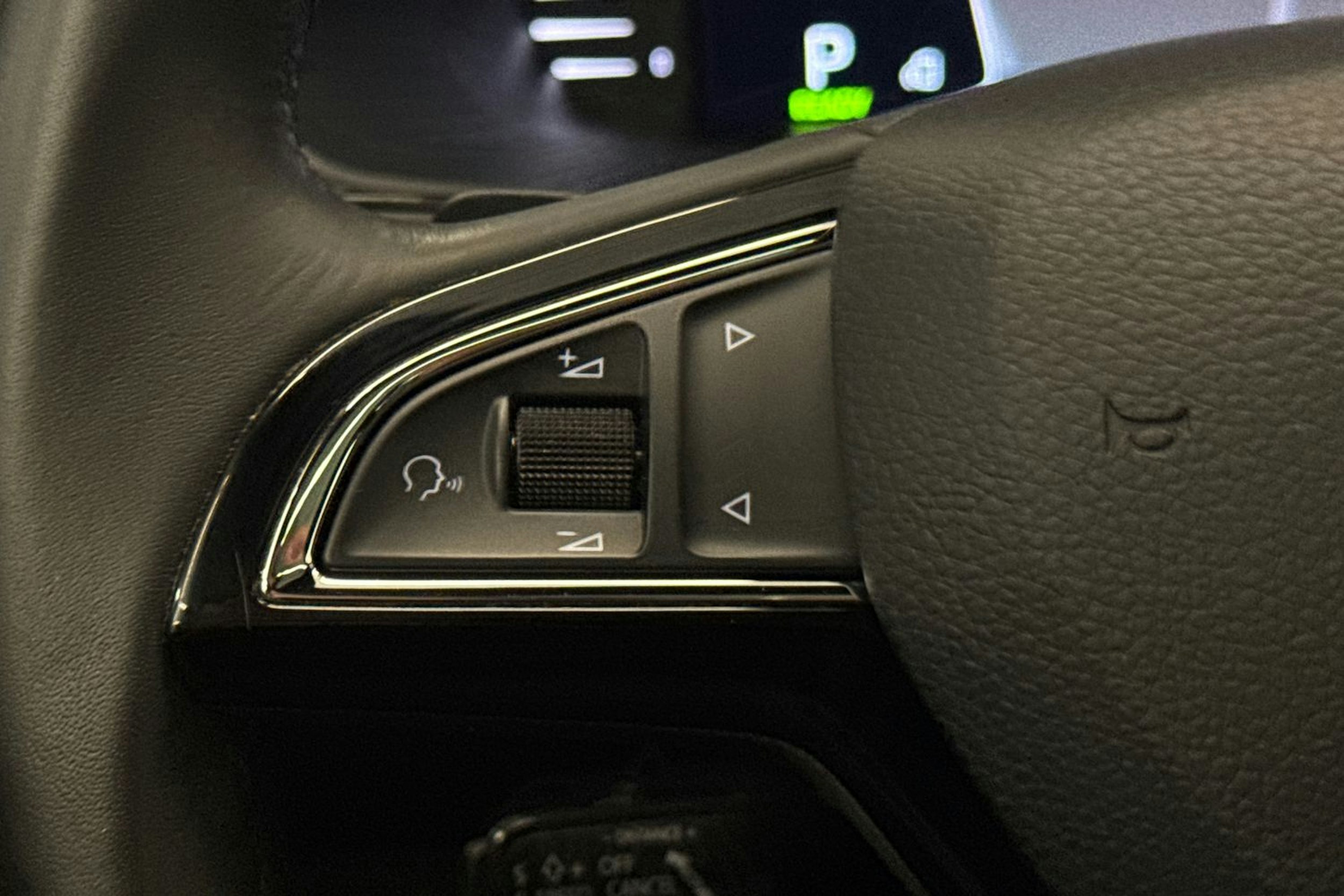 Valkoinen Skoda Superb 2020 kuva 16.