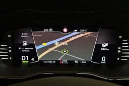 Valkoinen Skoda Superb 2020 kuva 17.