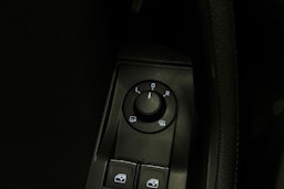 Valkoinen Skoda Superb 2020 kuva 19.