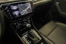 Valkoinen Skoda Superb 2020 kuva 22.
