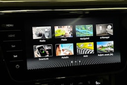 Valkoinen Skoda Superb 2020 kuva 23.