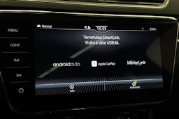 Valkoinen Skoda Superb 2020 kuva 25.