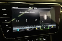 Valkoinen Skoda Superb 2020 kuva 26.