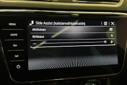 Valkoinen Skoda Superb 2020 kuva 28.