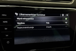 Valkoinen Skoda Superb 2020 kuva 32.