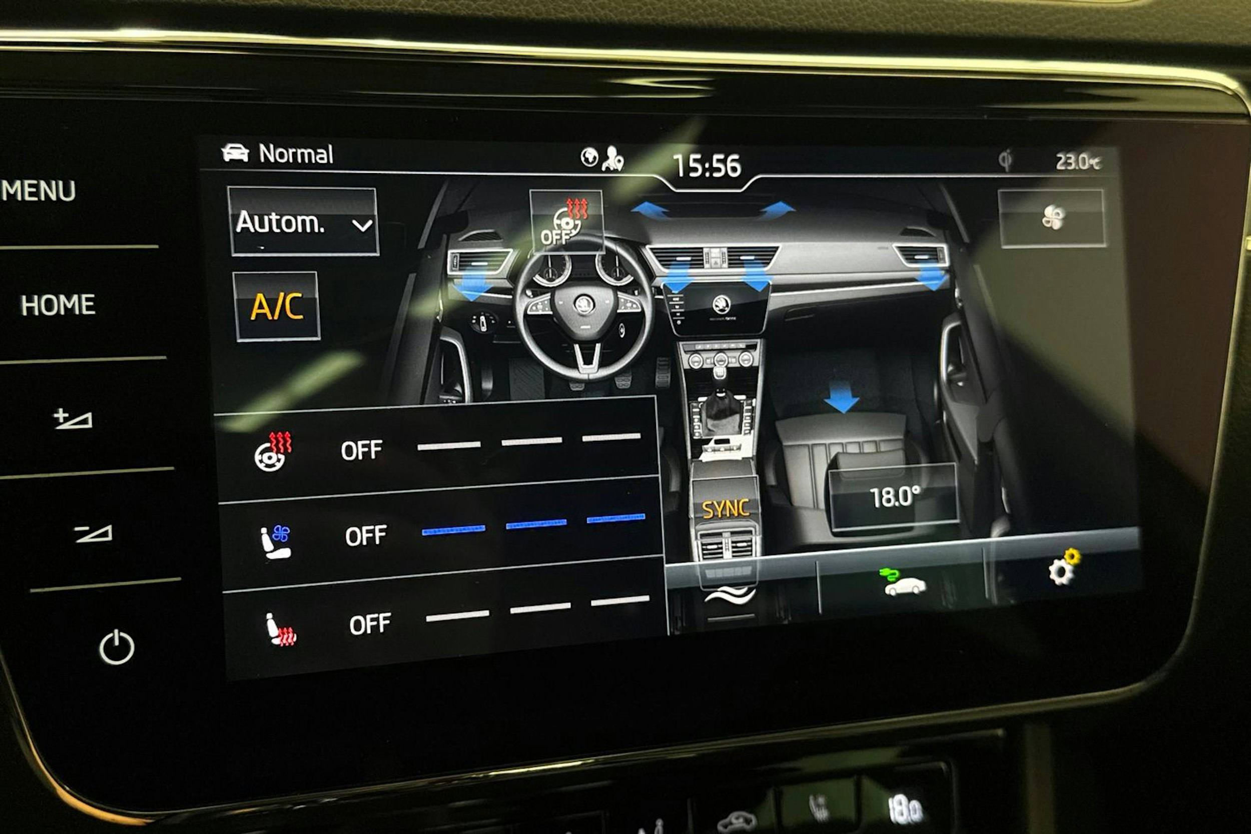 Valkoinen Skoda Superb 2020 kuva 33.